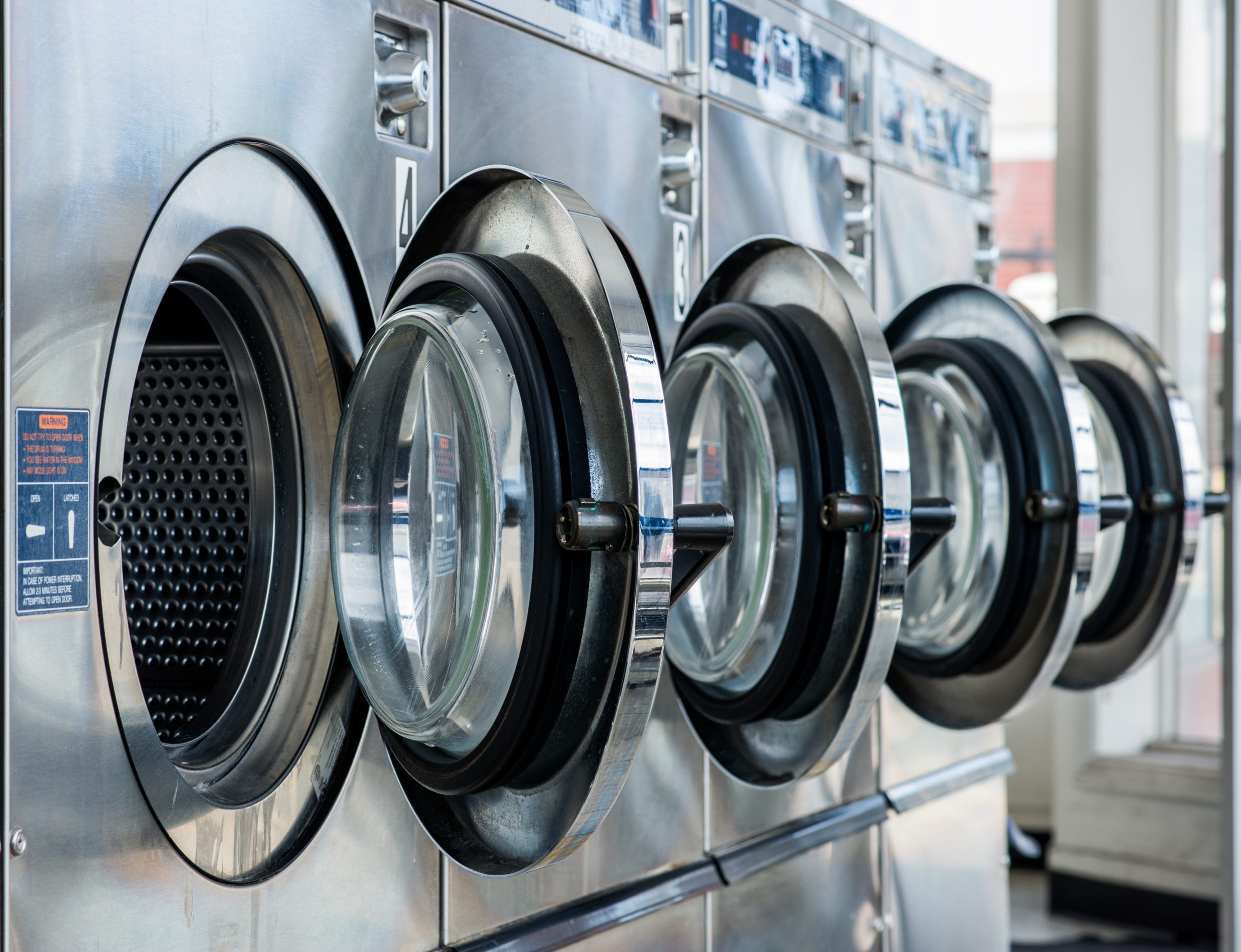 Laundry mat with healthy indoor air quality